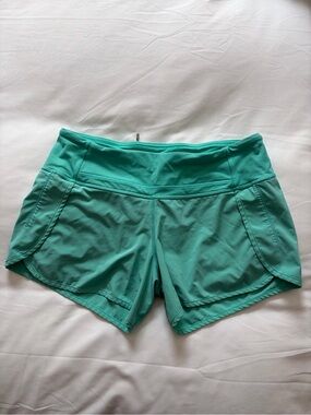 Women’s Lululemon Mint Green Speed Up Shorts - Size 6